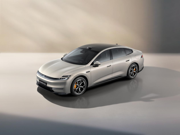 全民配资 800V碳化硅高压平台+6C闪充，长安启源A06 全球首秀