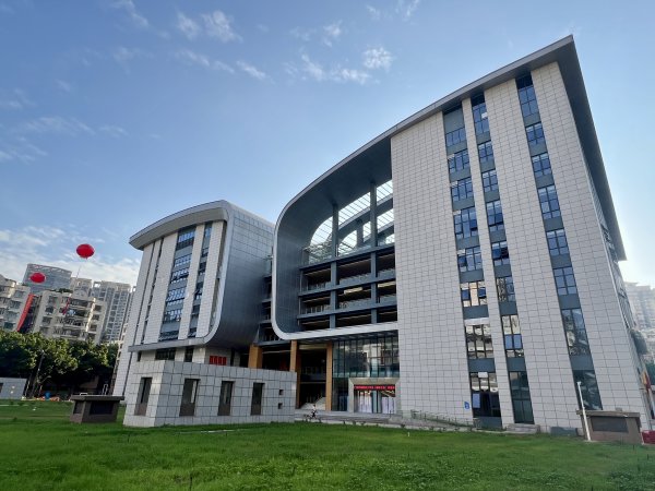 公牛配资端 预计每年可增加4万多个培训学位！海珠区少年宫海印分宫正式启用